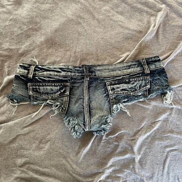 Be Wicked Jean Shorts - Picture 2 of 3